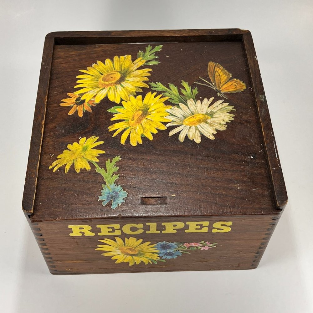 Vtg Handcrafted Finger Joint Wood Floral Recipe Box With Recipes Farmhouse - Picture 5 of 16